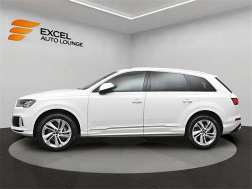 2024 Audi Q7 55 Premium Plus