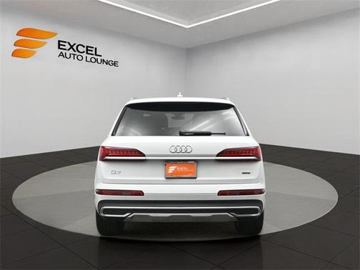 2024 Audi Q7 55 Premium Plus