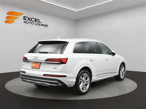 2024 Audi Q7 55 Premium Plus