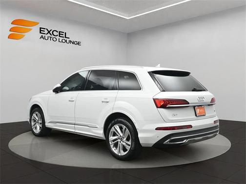 2024 Audi Q7 55 Premium Plus