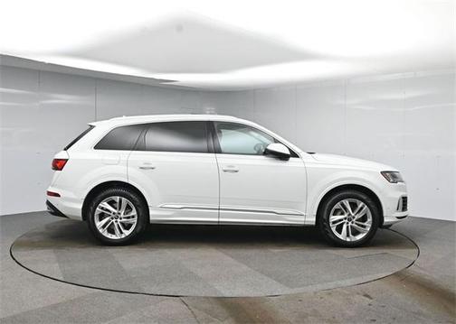 2024 Audi Q7 55 Premium Plus
