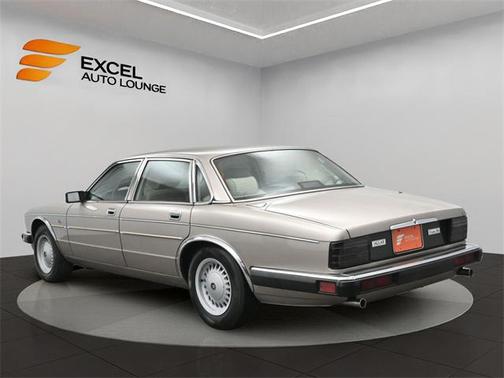 1988 Jaguar XJ6 Vanden Plas