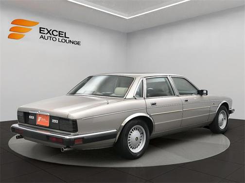 1988 Jaguar XJ6 Vanden Plas