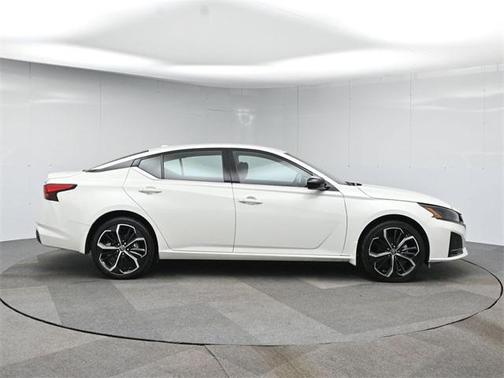 2023 Nissan Altima SR Intelligent AWD