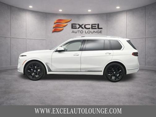 Alpine White 2024 BMW X7 xDrive40i