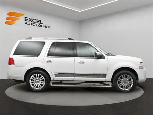 2014 Lincoln Navigator Base