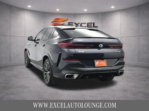 Carbon Black Metallic 2024 BMW X6 xDrive40i