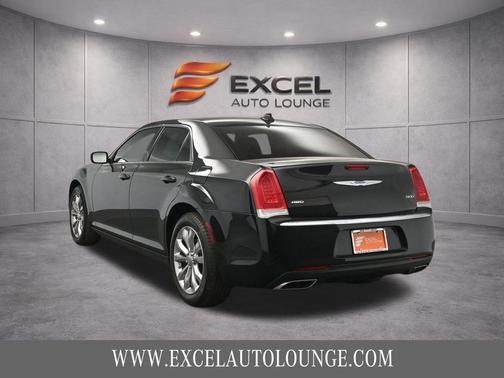 Gloss Black 2023 Chrysler 300 Touring