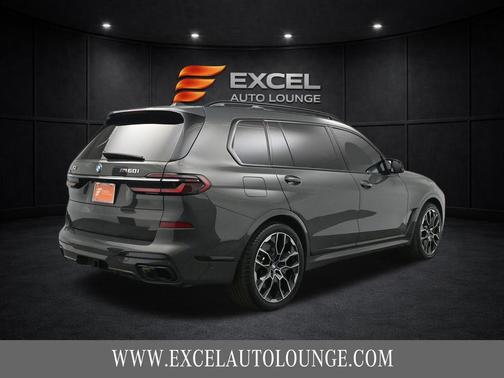 2023 BMW X7 M60i