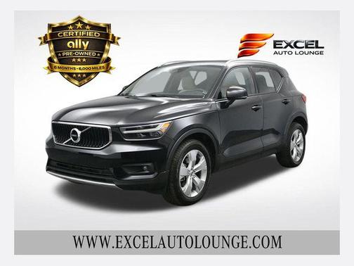 2022 Volvo XC40 T5 Momentum