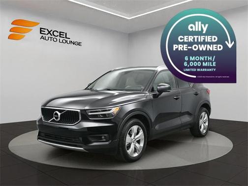 2022 Volvo XC40 T5 Momentum