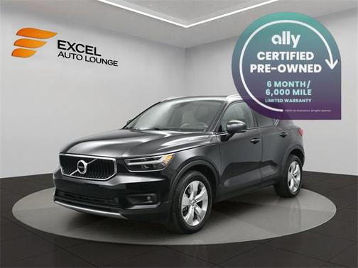 2022 Volvo XC40 T5 Momentum