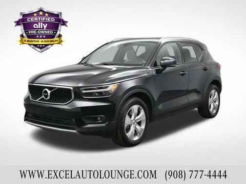 2022 Volvo XC40 T5 Momentum