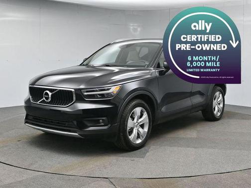 2022 Volvo XC40 T5 Momentum