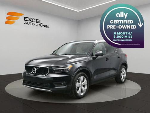 2022 Volvo XC40 T5 Momentum