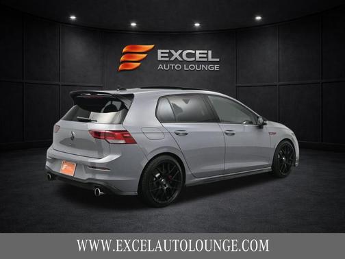 2024 Volkswagen Golf GTI 2.0T SE DSG
