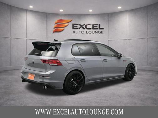 2024 Volkswagen Golf GTI 2.0T SE DSG