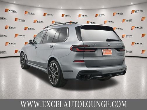 Frozen Pure Grey Metallic 2023 BMW X7 M60i