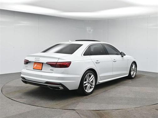 2022 Audi A4 45 S line Premium Plus
