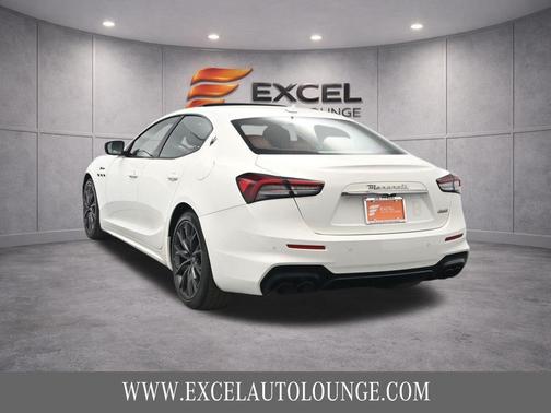 Bianco 2022 Maserati Ghibli Modena