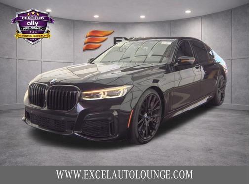 Black Sapphire Metallic 2022 BMW 740 i