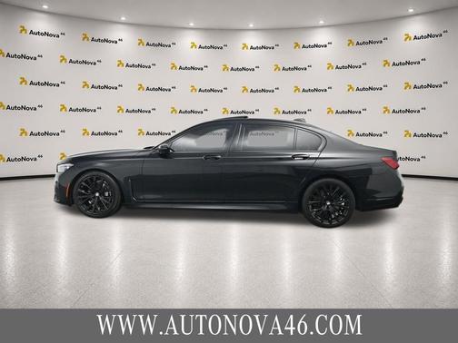 Black Sapphire Metallic 2022 BMW 740 i
