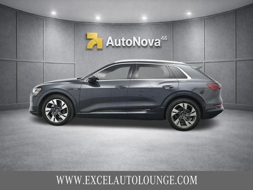Manhattan Gray Metallic 2022 Audi e-tron Premium