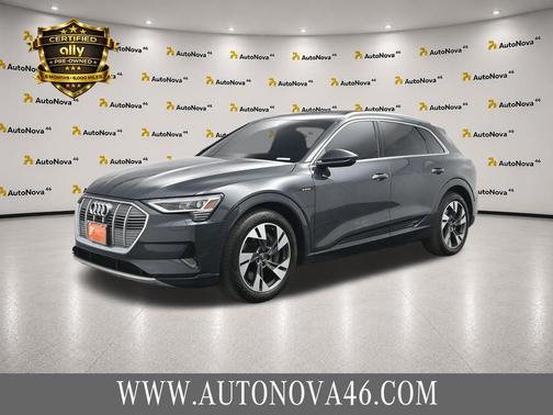Manhattan Gray Metallic 2022 Audi e-tron Premium