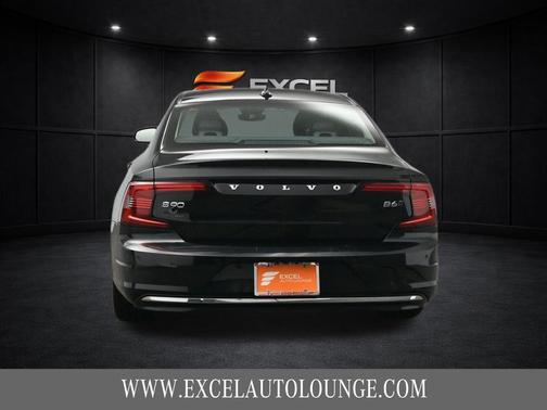 2023 Volvo S90 B6 Plus