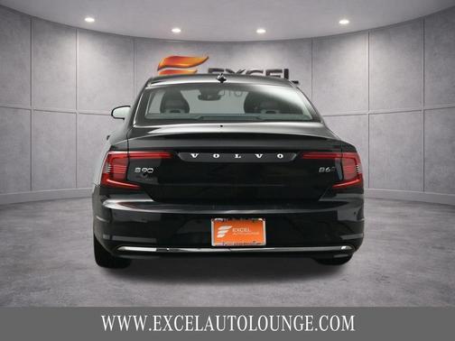 2023 Volvo S90 B6 Plus