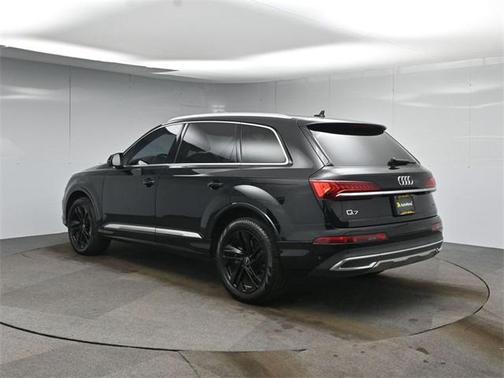2022 Audi Q7 55 Premium Plus