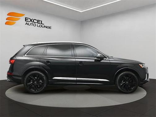 2022 Audi Q7 55 Premium Plus