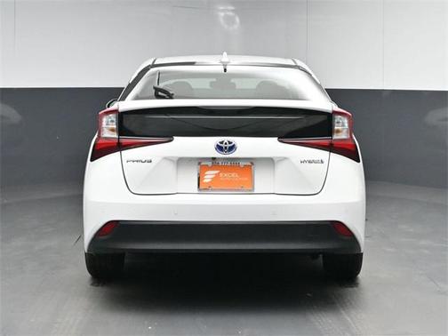 2022 Toyota Prius LE