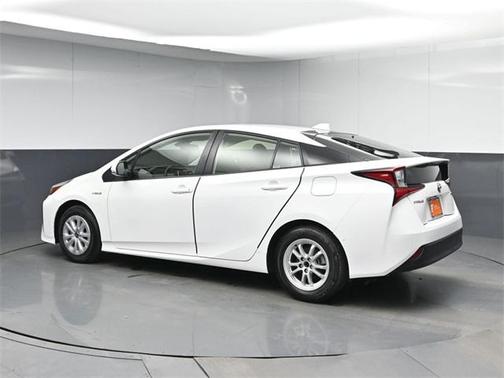 2022 Toyota Prius LE