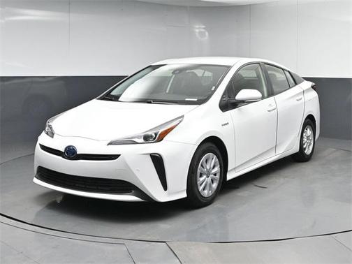 2022 Toyota Prius LE