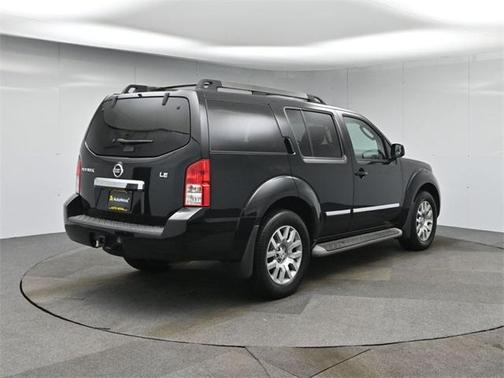 2012 Nissan Pathfinder LE