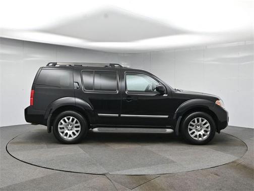 2012 Nissan Pathfinder LE