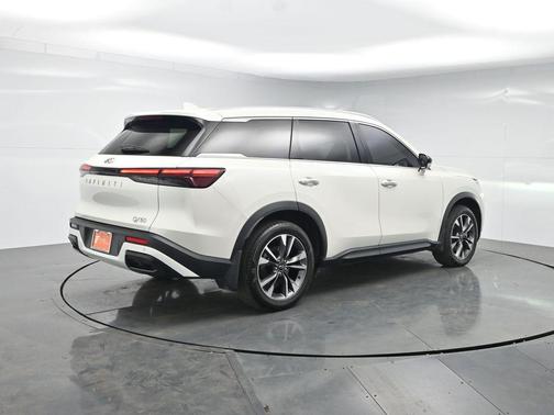 Majestic White 2023 INFINITI QX60 Luxe
