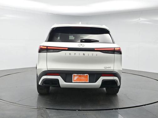 Majestic White 2023 INFINITI QX60 Luxe