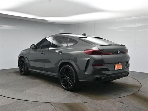 2021 BMW X6 M50i
