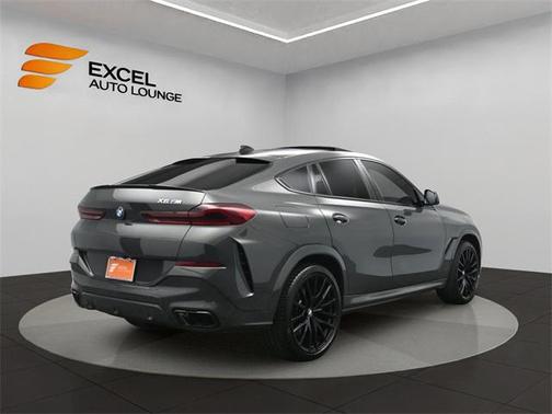 2021 BMW X6 M50i
