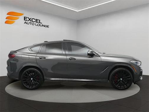 2021 BMW X6 M50i