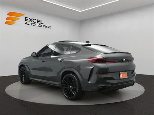 2021 BMW X6 M50i