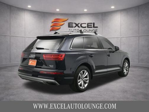 Ink Blue Metallic 2017 Audi Q7 3.0T Premium