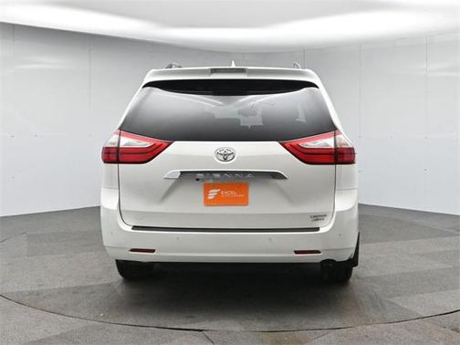 2019 Toyota Sienna XLE