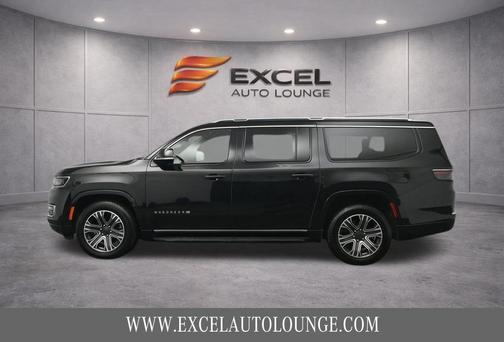 Diamond Black Crystal Pearlcoat 2024 Jeep Wagoneer L Series II 4x4