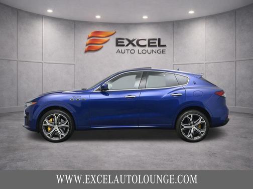 Blu Emozione Metallic 2022 Maserati Levante Modena