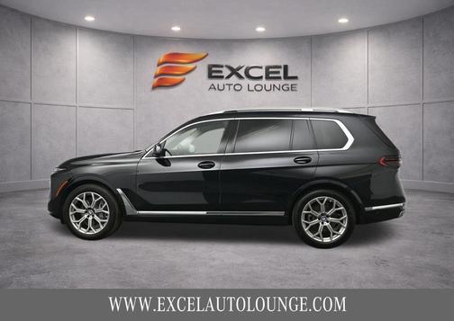 Black Sapphire Metallic 2024 BMW X7 xDrive40i