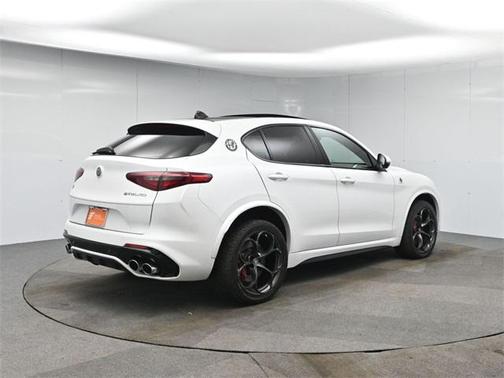 2018 Alfa Romeo Stelvio Quadrifoglio