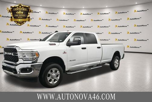 Bright White Clearcoat 2023 RAM 2500 Big Horn Crew Cab 4x4 8' Box